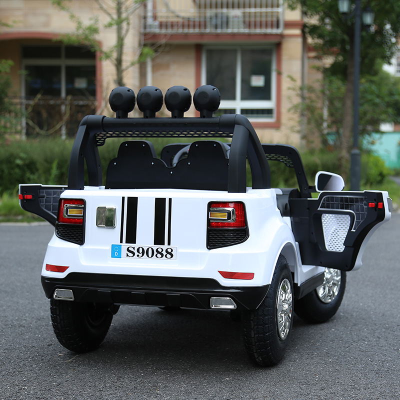 Xe Ô Tô Điện Trẻ Em Jeep Địa Hình S9088 - Cụm đèn LED sau