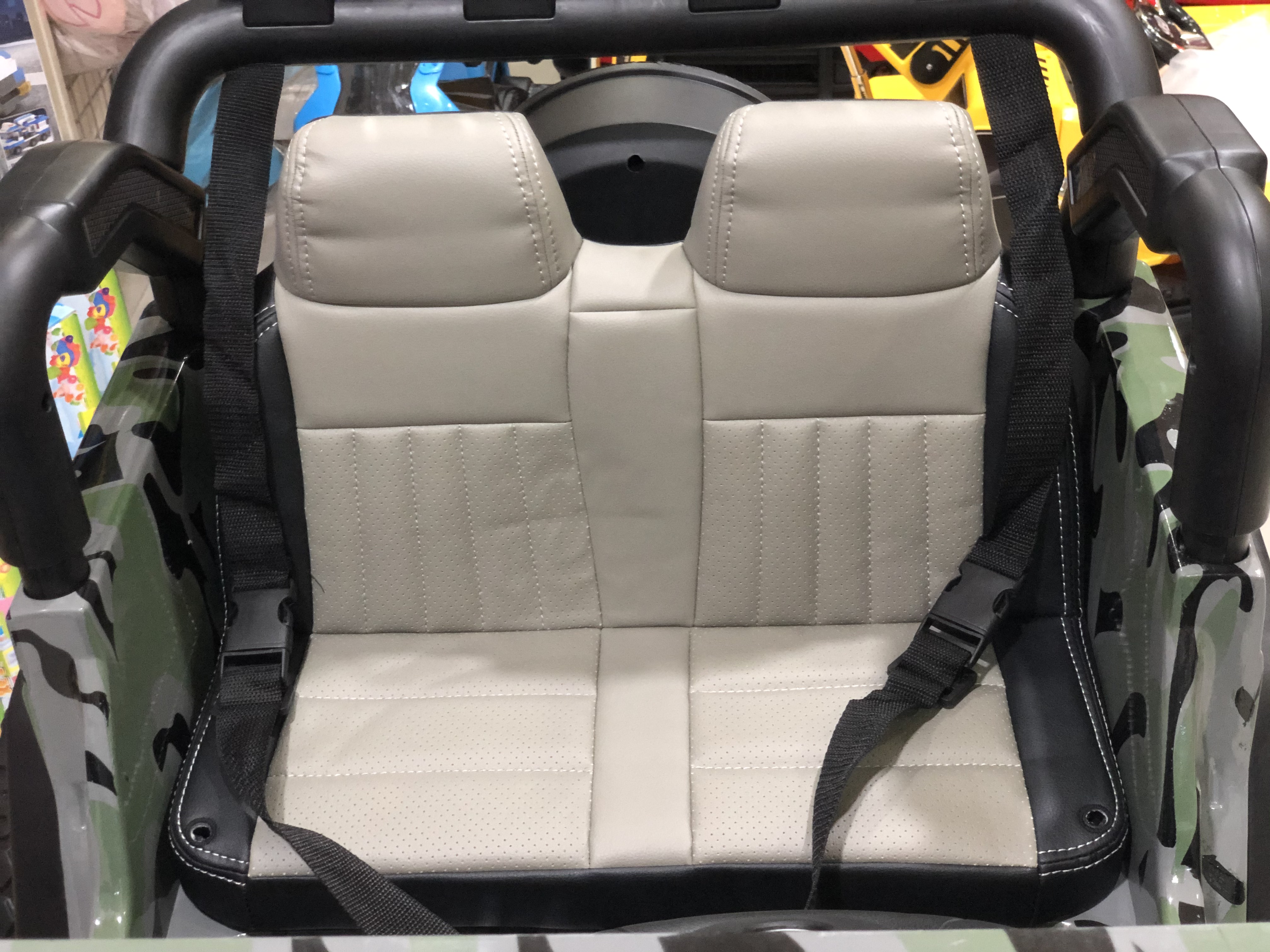 Xe điện cho bé HP-012 với ghế nệm da 2 chỗ ngồi 